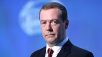 Thủ tướng Nga Dmitry Medvedev bắt đầu thăm chính thức Việt Nam