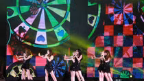 SNSD đổ bộ trong niềm phấn khích của khán giả Việt Nam