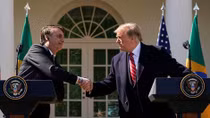 Ông Trump “bắt tay” với Tổng thống Brazil nhân chuyến thăm Nhà Trắng