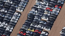 Hàng ngàn chiếc xe Volkswagen phơi xác giữa sa mạc