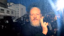 Nhà sáng lập WikiLeaks bị Mỹ kết tội, đối mặt với nhiều chục năm tù