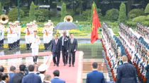 Thủ tướng Nguyễn Xuân Phúc chủ trì lễ đón chính thức Thủ tướng Nga Dmitry Medvedev 