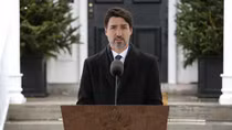 Thủ tướng Canada "đứng hình" 21 giây khi nhận định về ông Trump