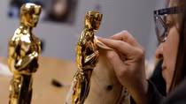 Xem quá trình sản xuất tượng vàng Oscar danh giá 
