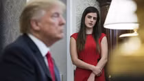 Trợ lý ông Trump bị sa thải vì tiết lộ thông tin về gia đình Tổng thống