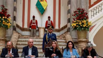 Chính phủ lâm thời Bolivia trục xuất quan chức Venezuela và Cuba