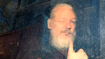 Mỹ vào cuộc sau khi trùm WikiLeaks bị tống khỏi Đại sứ quán Ecuador 