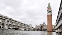 Venice kêu cứu vì thủy triều cao bất thường