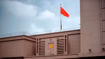 Mỹ bắt ba nhà nghiên cứu Trung Quốc, truy lùng người trốn trong lãnh sự quán