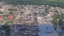 Mưa lũ đe dọa kim tự tháp nghìn tuổi ở Peru