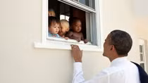 Cựu tổng thống Obama "hút" like khủng với 3 dòng viết trên mạng xã hội