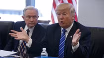 Tổng thống Donald Trump "thất vọng" về Bộ trưởng Tư pháp Jeff Sessions 
