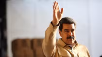 Mỹ thắt chặt gọng kìm với ngành dầu khí Venezuela 
