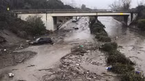 Lũ bùn càn quét California, Mỹ