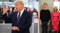 Ông Trump sắp "biểu tình" tại các bang chiến trường 