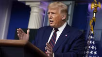 Ông Trump có thể ký sắc lệnh chặn đứng đối thủ tiếp tục tranh cử