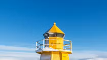 Hình ảnh tuyệt đẹp như xứ sở cổ tịch ở Iceland sau cơn bão tuyết kỷ lục