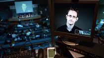 Rộ tin đồn Nga "tặng lại" Snowden cho Mỹ