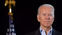 Ông Biden nghẹn ngào khi đến thăm tòa chung cư bị sập ở Florida