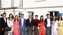 Thủ tướng Nguyễn Xuân Phúc thăm ĐSQ và cộng đồng người Việt tại Hà Lan 