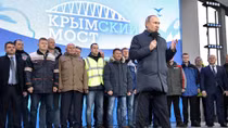 Ông Putin đích thân đi tàu hỏa nối Nga với Crimea 