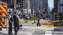 Xe tải điên tông chết 9 người ở Toronto, Canada