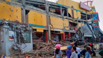 Tù nhân tranh thủ vượt ngục trong động đất tại Indonesia