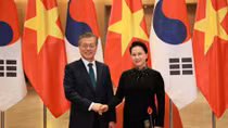 Chủ tịch Quốc hội Nguyễn Thị Kim Ngân hội kiến cùng Tổng thống Hàn Quốc Moon Jae-in