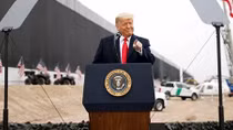 Ông Trump không lo sợ nỗ lực phế truất từ đối thủ 