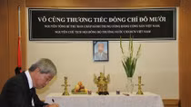 Lễ viếng và mở sổ tang nguyên Tổng Bí thư Đỗ Mười tại nhiều nước