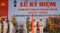 Trại giam Xuân Lộc đón nhận Huân chương Bảo vệ Tổ quốc hạng Nhất