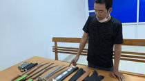 Gom dao kiếm, lên mạng xã hội rao bán 