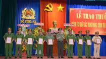 Khen thưởng các đơn vị xuất sắc phá chuyên án ma tuý xuyên quốc gia tại TP Hồ Chí Minh