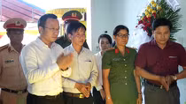 Ủy ban ATGT Quốc gia đến viếng, chia buồn với gia đình Đại úy Chu Quang Sáng