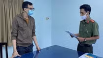 Nam tiếp viên hàng không làm lây dịch bệnh COVID-19 bị đề nghị truy tố