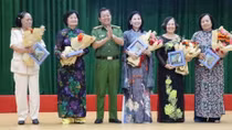 Gặp mặt tuyên dương gương phụ nữ Công an TP Hồ Chí Minh