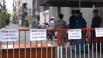 Phong tỏa nhiều nơi do liên quan đến ca tái dương tính COVID-19