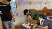 Kho hàng mỹ phẩm và thực phẩm chức năng "khủng" không nguồn gốc