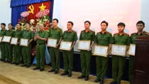 Khen thưởng đơn vị khám phá vụ cướp ngân hàng SHB 