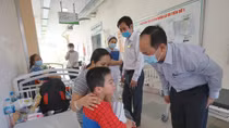 Trưởng phòng GD-ĐT nhận trách nhiệm vụ nhiều học sinh ngộ độc thực phẩm