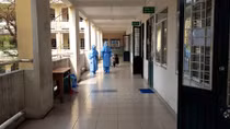 Vì sao có người phải cách ly trên 14 ngày?
