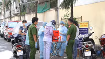 Những người được xét nghiệm ở chung cư Hòa Bình âm tính COVID-19