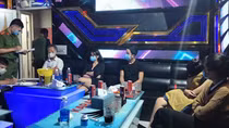 Thu hồi giấy phép kinh doanh cơ sở karaoke có người "bay lắc" trong mùa dịch