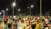 Tặng quà, vé máy bay Tết cho công nhân tiêu biểu