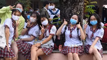 TP Hồ Chí Minh cho học sinh lớp 9 và lớp 12 đến trường ôn tập để thi