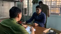Xử lý nghiêm thói côn đồ của đối tượng đánh nữ sinh sau va chạm giao thông