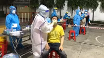 Tiếp nhận phản ánh của cử tri về phòng chống dịch qua tổng đài