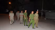 Xuyên đêm cùng Công an xã tuần tra đêm ở địa bàn có dân số “khủng”