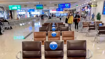 1 trường hợp nghi nhiễm COVID-19 là nhân viên sân bay Tân Sơn Nhất