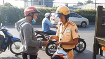 Chấp hành Luật giao thông để đón Tết an vui, hạnh phúc